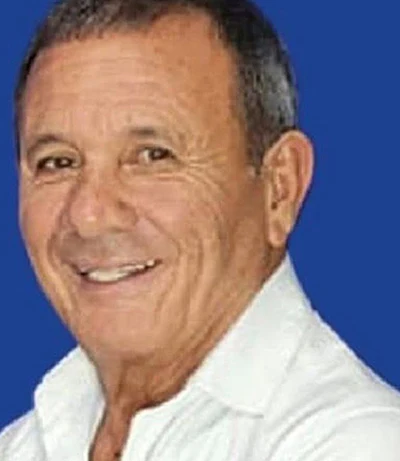 שמעון שלוש